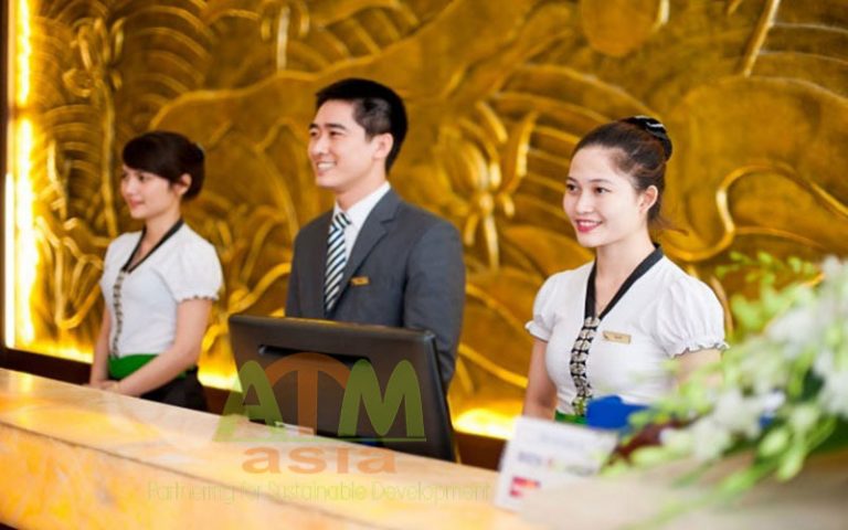 lễ tân khách sạn