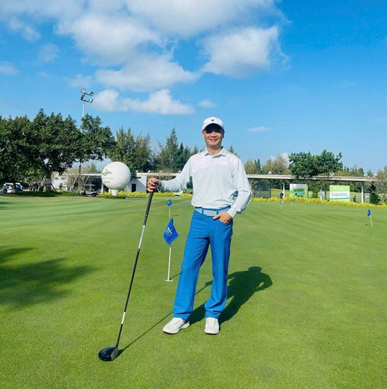 Trần Xuân Mới chơi golf